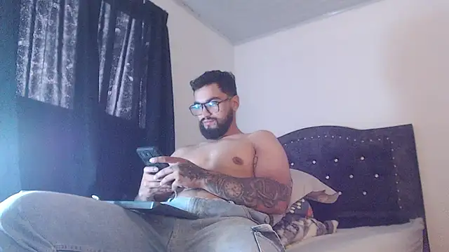 Chrys harris77 online show from 10, 4, 2026