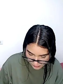 Renata Zoe online show from 15, 10, 2025