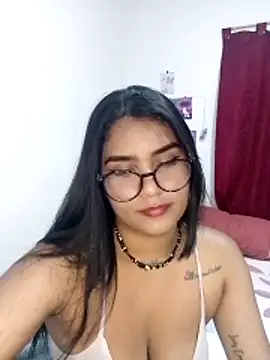 Renata Zoe online show from 8, 11, 2025