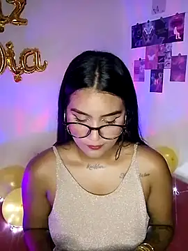 Renata Zoe online show from 16, 11, 2025