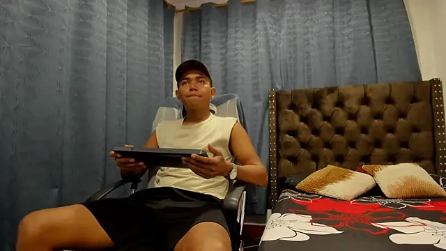Nolven Gray online show from 2, 10, 2025