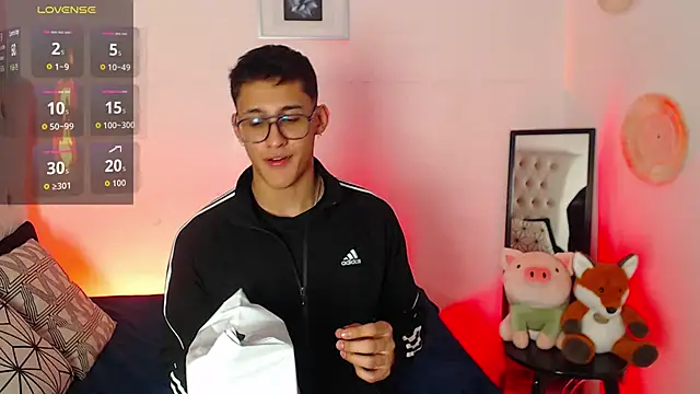 Snapshot of SalvadorFit chatting on 13, 11, 2025 SalvadorFit online show from 13, 11, 2025