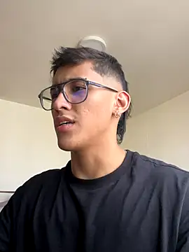 Snapshot of SalvadorFit chatting on 22, 11, 2025 SalvadorFit online show from 22, 11, 2025