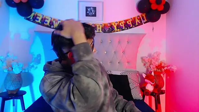 Snapshot of SalvadorFit chatting on 19, 10, 2025 SalvadorFit online show from 19, 10, 2025