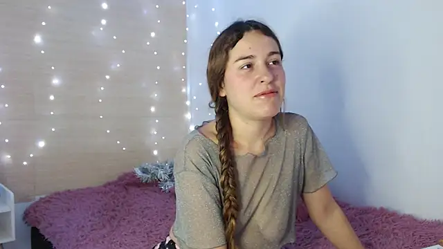 Snapshot of kat_desiree chatting on 22, 12, 2025 kat desiree online show from 22, 12, 2025