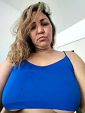 Lunita86 online show from 7, 3, 2026