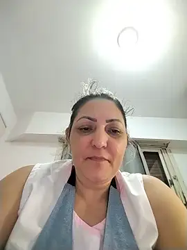 Lunita86 online show from 3, 6, 2026