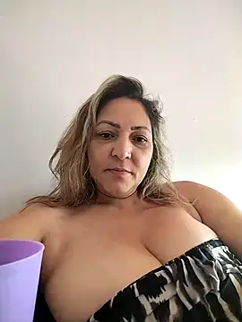 Lunita86 online show from 9, 2, 2026