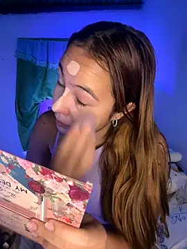 Snapshot of sacha_torres02 chatting on 12, 11, 2025 sacha torres02 online show from 12, 11, 2025