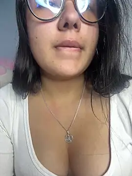 Snapshot of sacha_torres02 chatting on 7, 6, 2026 sacha torres02 online show from 7, 6, 2026