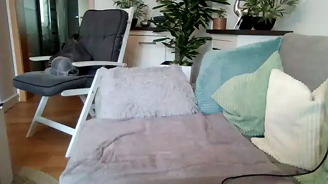 Snapshot of pup_benji chatting on 4, 6, 2026 pup benji online show from 4, 6, 2026