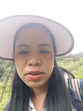 Snapshot of tulipsexy chatting on 17, 10, 2025 tulipsexy online show from 17, 10, 2025