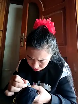 Snapshot of tulipsexy chatting on 28, 10, 2025 tulipsexy online show from 28, 10, 2025