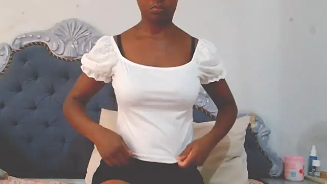 Lilmisafrica25 online show from 3, 10, 2025