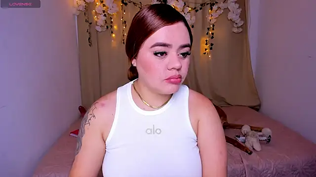 Snapshot of isabella_arias2 chatting on 21, 4, 2026 isabella arias2 online show from 21, 4, 2026