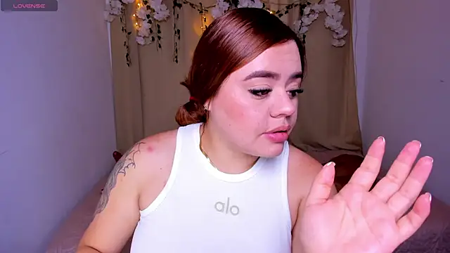 Snapshot of isabella_arias2 chatting on 21, 4, 2026 isabella arias2 online show from 21, 4, 2026