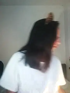 Snapshot of Vale_stone_ chatting on 11, 11, 2025 Vale stone online show from 11, 11, 2025