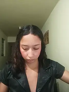 Snapshot of Vale_stone_ chatting on 18, 11, 2025 Vale stone online show from 18, 11, 2025