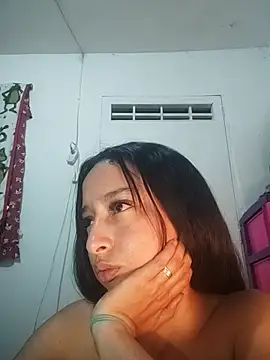 Snapshot of Vale_stone_ chatting on 8, 5, 2026 Vale stone online show from 8, 5, 2026