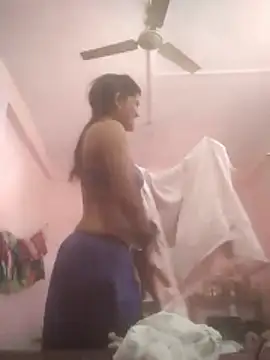 Snapshot of Hott_cutgirl chatting on 12, 10, 2025 Hott cutgirl online show from 12, 10, 2025