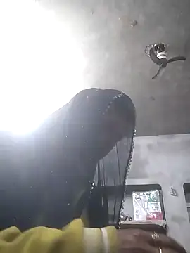 Snapshot of Hott_cutgirl chatting on 5, 2, 2026 Hott cutgirl online show from 5, 2, 2026