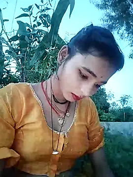 Snapshot of R_Roshni chatting on 4, 10, 2025 R Roshni online show from 4, 10, 2025