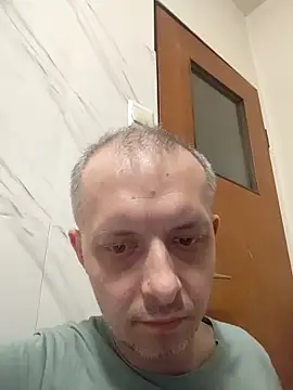 szajbusek41 online show from 11, 3, 2026