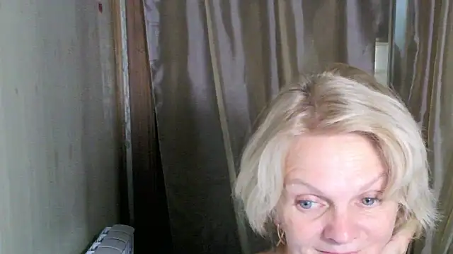 Snapshot of Zoe_Steell chatting on 28, 9, 2025 Zoe Steell online show from 28, 9, 2025
