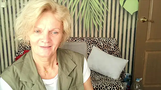 Snapshot of Zoe_Steell chatting on 21, 9, 2025 Zoe Steell online show from 21, 9, 2025