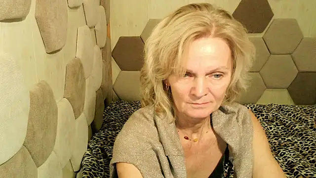 Snapshot of Zoe_Steell chatting on 21, 10, 2025 Zoe Steell online show from 21, 10, 2025