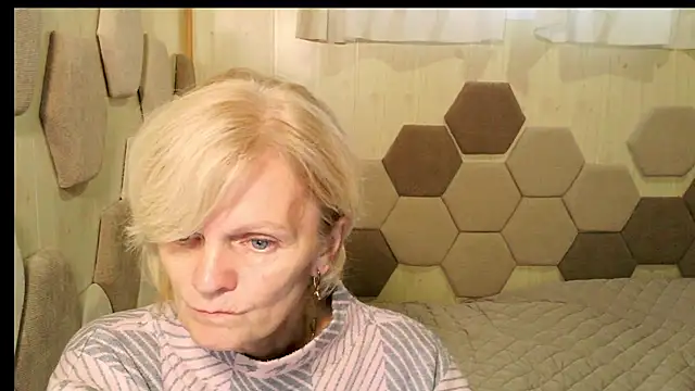 Snapshot of Zoe_Steell chatting on 1, 10, 2025 Zoe Steell online show from 1, 10, 2025