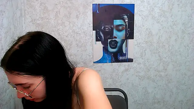 Snapshot of MiraBabe_ chatting on 10, 11, 2025 MiraBabe online show from 10, 11, 2025