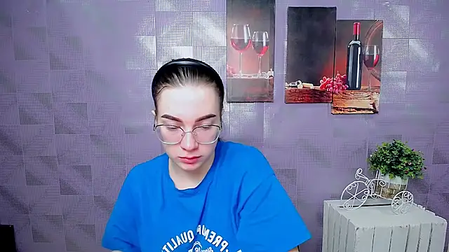 Snapshot of MiraBabe_ chatting on 18, 11, 2025 MiraBabe online show from 18, 11, 2025