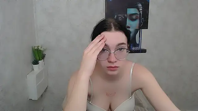 Snapshot of MiraBabe_ chatting on 5, 11, 2025 MiraBabe online show from 5, 11, 2025