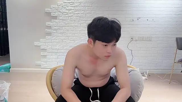xlong00099 online show from 18, 9, 2025