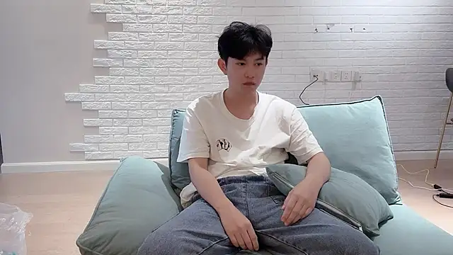 xlong00099 online show from 19, 9, 2025