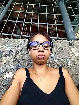 Suzanelee1 online show from 2, 11, 2025