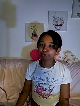 Suzanelee1 online show from 8, 10, 2025