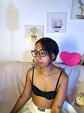 Suzanelee1 online show from 26, 10, 2025