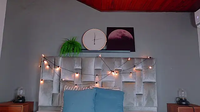 KeendraFox  online show from 1, 3, 2026