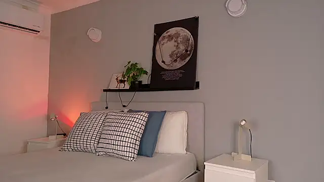 KeendraFox  online show from 6, 3, 2026