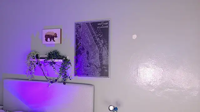 KeendraFox  online show from 12, 4, 2026