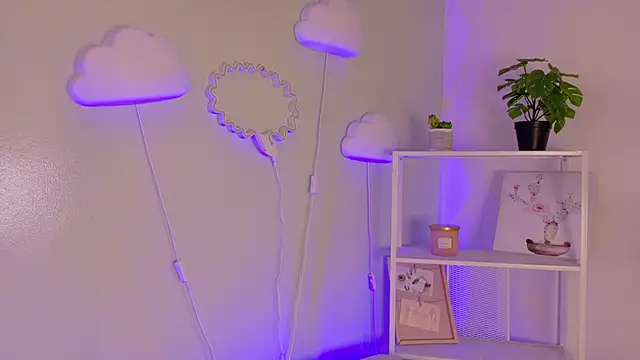 KeendraFox  online show from 23, 4, 2026