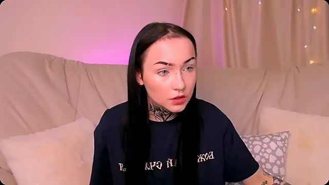 Snapshot of MollyKissy chatting on 16, 11, 2025 MollyKissy online show from 16, 11, 2025