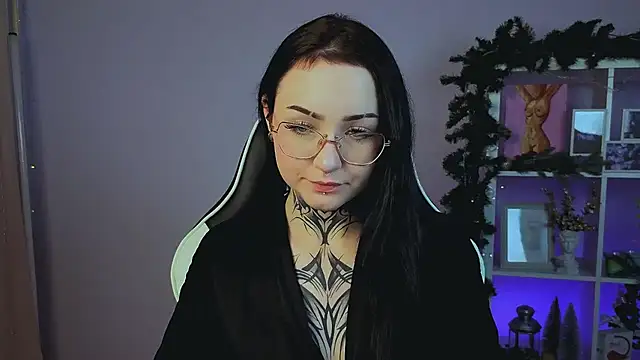 Snapshot of MollyKissy chatting on 14, 12, 2025 MollyKissy online show from 14, 12, 2025