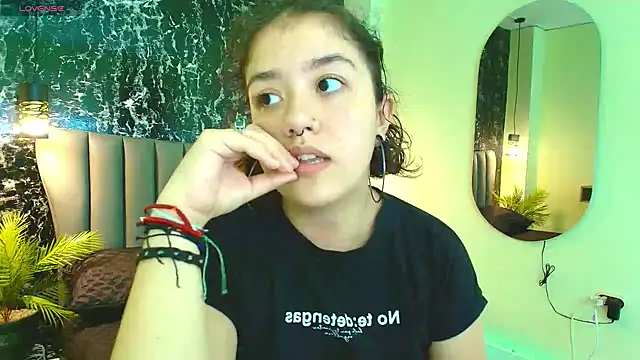 Nia-Stark online show from 27, 9, 2025