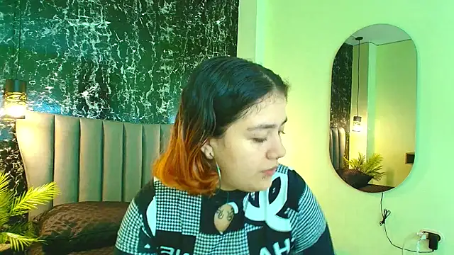 Nia-Stark online show from 30, 9, 2025