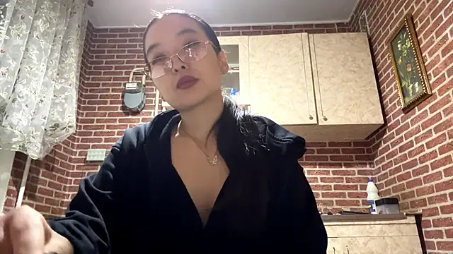 Snapshot of EmmaLeexth chatting on 1, 10, 2025 EmmaLeexth online show from 1, 10, 2025