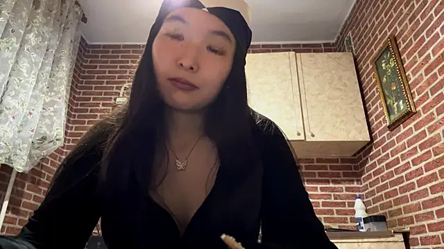 Snapshot of EmmaLeexth chatting on 25, 9, 2025 EmmaLeexth online show from 25, 9, 2025
