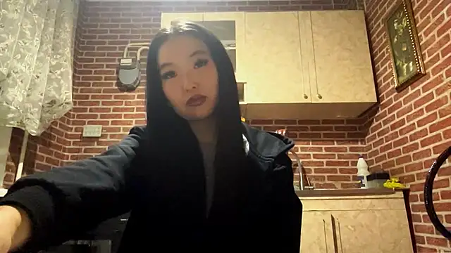 EmmaLeexth online show from 16, 11, 2025